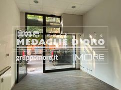 Negozio/Locale commerciale in Commerciale