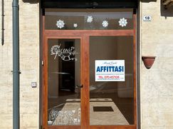 Negozio/Locale commerciale in Commerciale