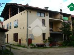 Casa Bi/Trifamiliare in Residenziale