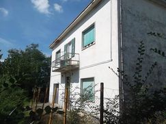Casa Bi/Trifamiliare in Residenziale