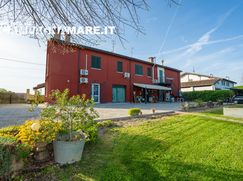 Casa Bi/Trifamiliare in Residenziale