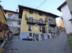 Casa Bi/Trifamiliare in Residenziale