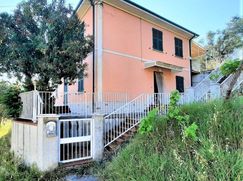 Casa Bi/Trifamiliare in Residenziale