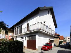Casa Bi/Trifamiliare in Residenziale