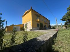Casa Bi/Trifamiliare in Residenziale
