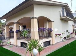 Casa Bi/Trifamiliare in Residenziale
