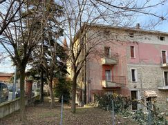 Casa Bi/Trifamiliare in Residenziale
