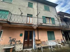Casa Bi/Trifamiliare in Residenziale