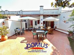 Casa Bi/Trifamiliare in Residenziale