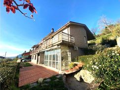 Casa Bi/Trifamiliare in Residenziale