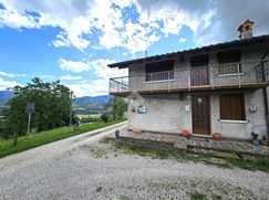 Casa Bi/Trifamiliare in Residenziale