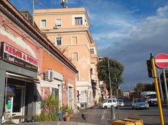 Negozio/Locale commerciale in Commerciale