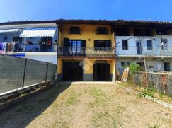 Casa Bi/Trifamiliare in Residenziale