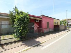 Casa Bi/Trifamiliare in Residenziale