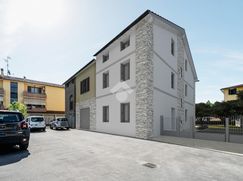 Casa Bi/Trifamiliare in Residenziale