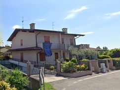 Casa Bi/Trifamiliare in Residenziale