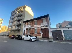 Casa Bi/Trifamiliare in Residenziale