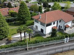 Casa Bi/Trifamiliare in Residenziale