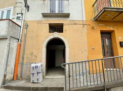 Casa Bi/Trifamiliare in Residenziale