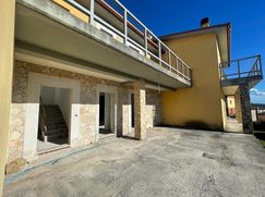 Casa Bi/Trifamiliare in Residenziale