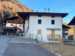 Casa Bi/Trifamiliare in Residenziale