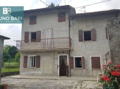 Casa Bi/Trifamiliare in Residenziale