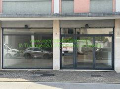 Negozio/Locale commerciale in Commerciale