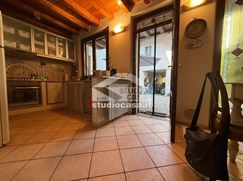 Casa Bi/Trifamiliare in Residenziale