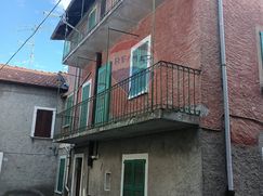 Casa Bi/Trifamiliare in Residenziale