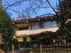 Casa Bi/Trifamiliare in Residenziale