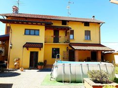 Casa Bi/Trifamiliare in Residenziale