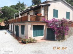 Casa Bi/Trifamiliare in Residenziale