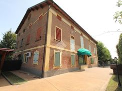 Casa Bi/Trifamiliare in Residenziale