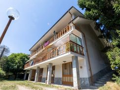 Casa Bi/Trifamiliare in Residenziale