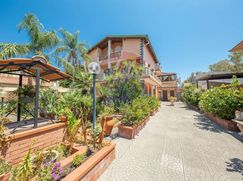 Casa Bi/Trifamiliare in Residenziale