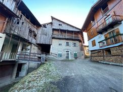 Casa Bi/Trifamiliare in Residenziale
