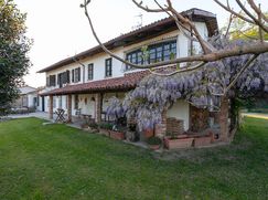 Casa Bi/Trifamiliare in Residenziale