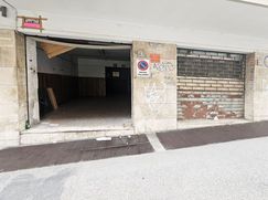Negozio/Locale commerciale in Commerciale