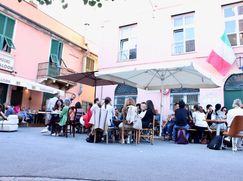 Attività/Licenza (con o senza mura) in Commerciale