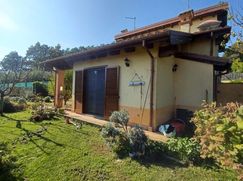 Casa Bi/Trifamiliare in Residenziale