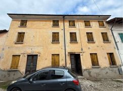 Casa Bi/Trifamiliare in Residenziale