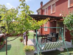 Casa Bi/Trifamiliare in Residenziale