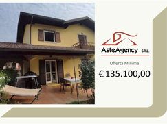 Casa Bi/Trifamiliare in Residenziale