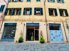 Negozio/Locale commerciale in Commerciale