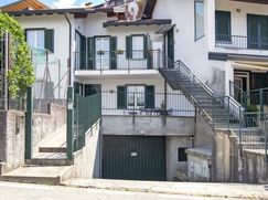 Casa Bi/Trifamiliare in Residenziale