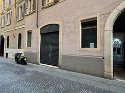 Negozio/Locale commerciale in Commerciale