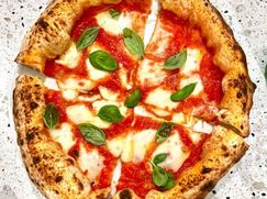 Attività/Licenza (con o senza mura) in Commerciale