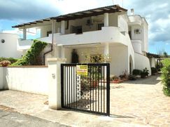 Casa Bi/Trifamiliare in Residenziale