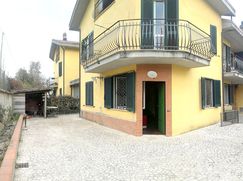 Casa Bi/Trifamiliare in Residenziale