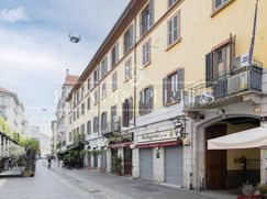 Attività/Licenza (con o senza mura) in Commerciale
